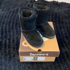 Bearpaw elle toddler zipper boot, size 7.